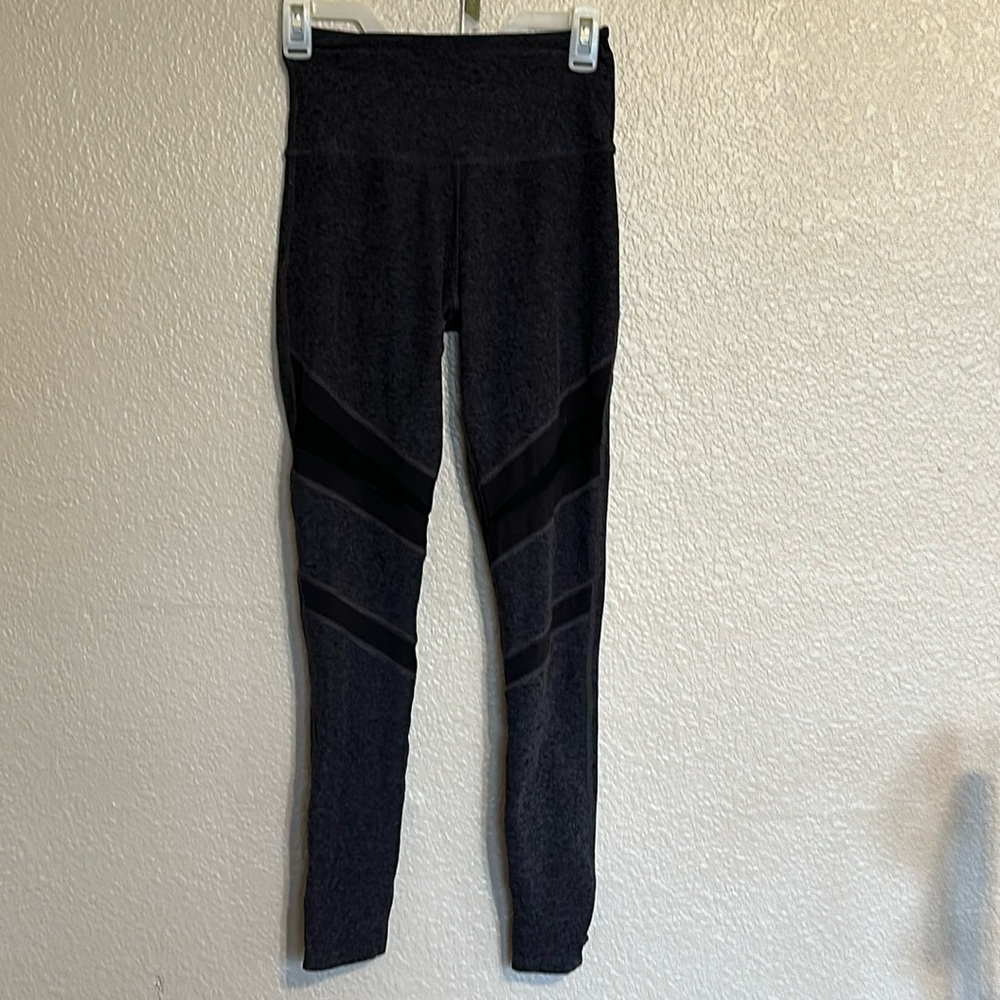 Women's Beyond Yoga Pants Size Medium leggings Gray and Black Mesh High Waist